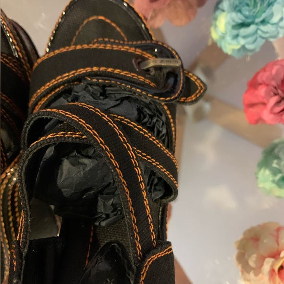 EUC❤️‍🔥FENDI canvas espadrilles. - Picture 8 of 12